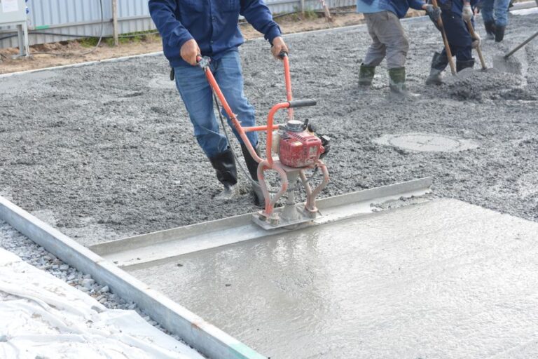 asphalt paving contractor